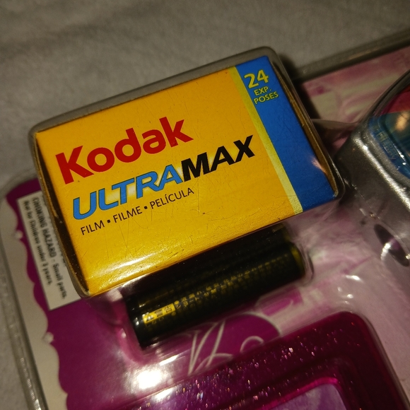 NWT! Disney Princess Kodak Camera with film - Picture 8 of 11